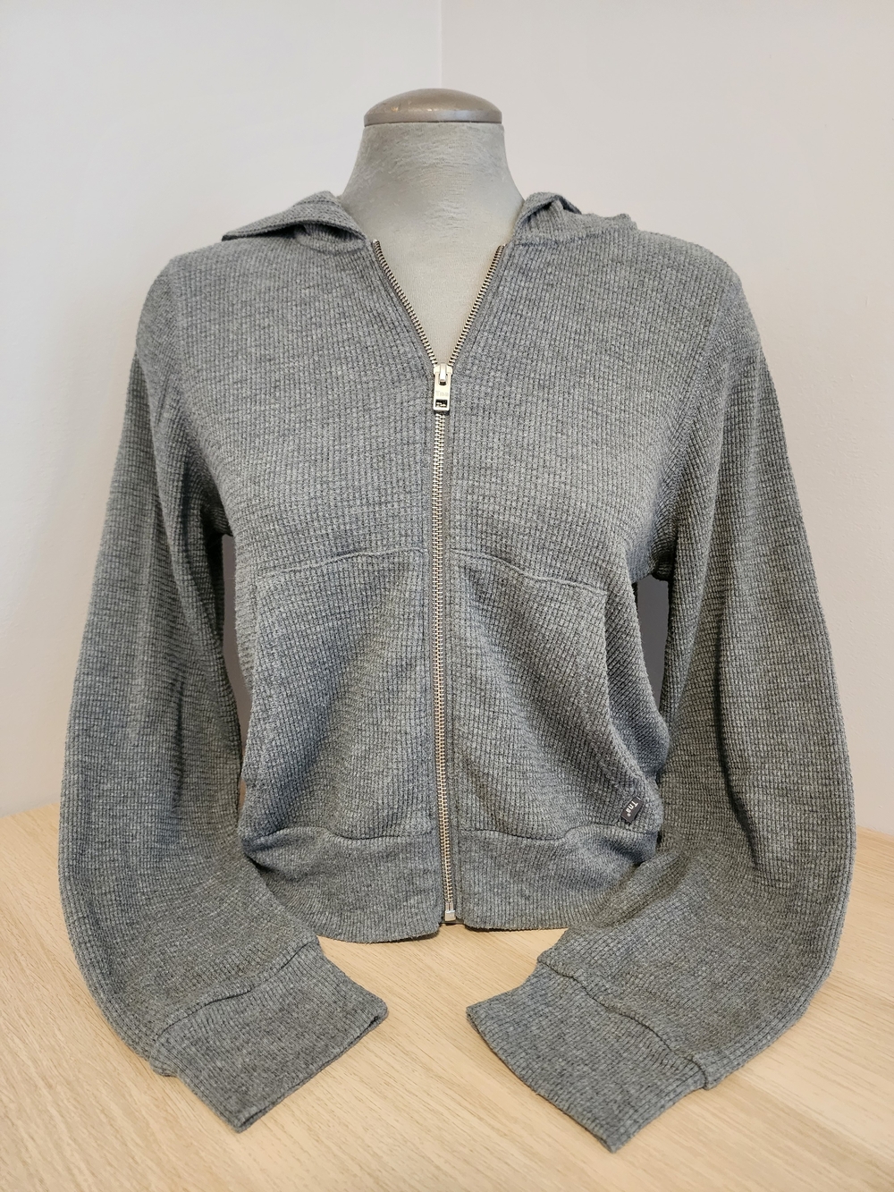 Tna Aritzia Grey Thermal Waffle Knit Cropped Full Zip Hoodie Size Large